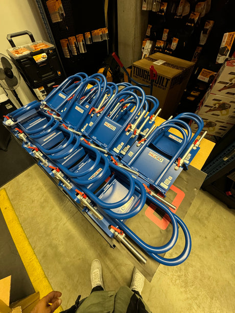 Die Macht der Werkzeuge: Effizienz und Innovation im Handwerk - Dach PRO Dachdeckerwerkzeug Bedarf