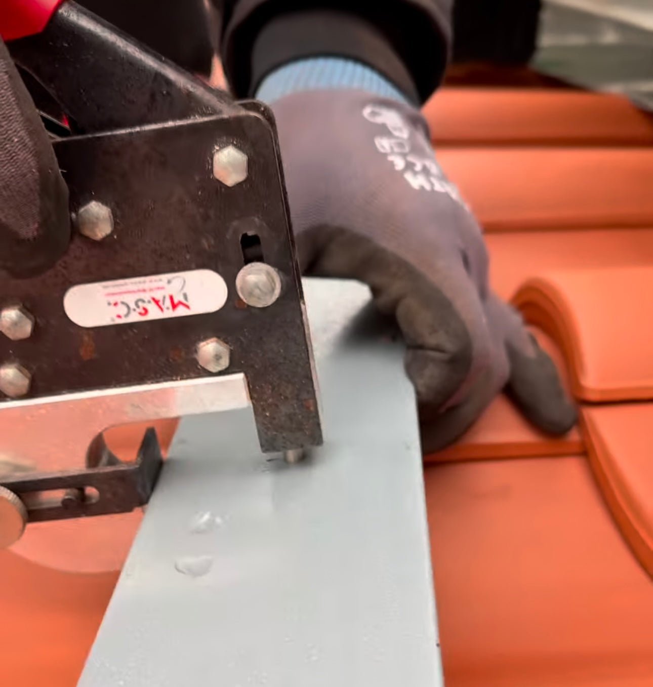 Die Top 5 Arbeitshandschuhe  – Das sind unsere Empfehlungen - Dach PRO Dachdeckerwerkzeug Bedarf