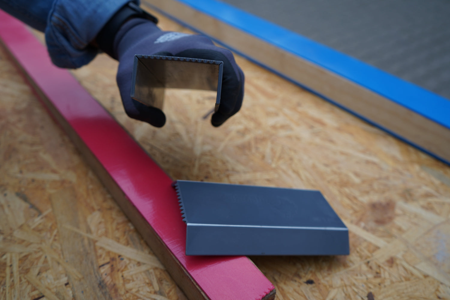 Nageldichtband perfekt anbringen - so geht es innovativ und schnell! - Dach PRO Dachdeckerwerkzeug Bedarf