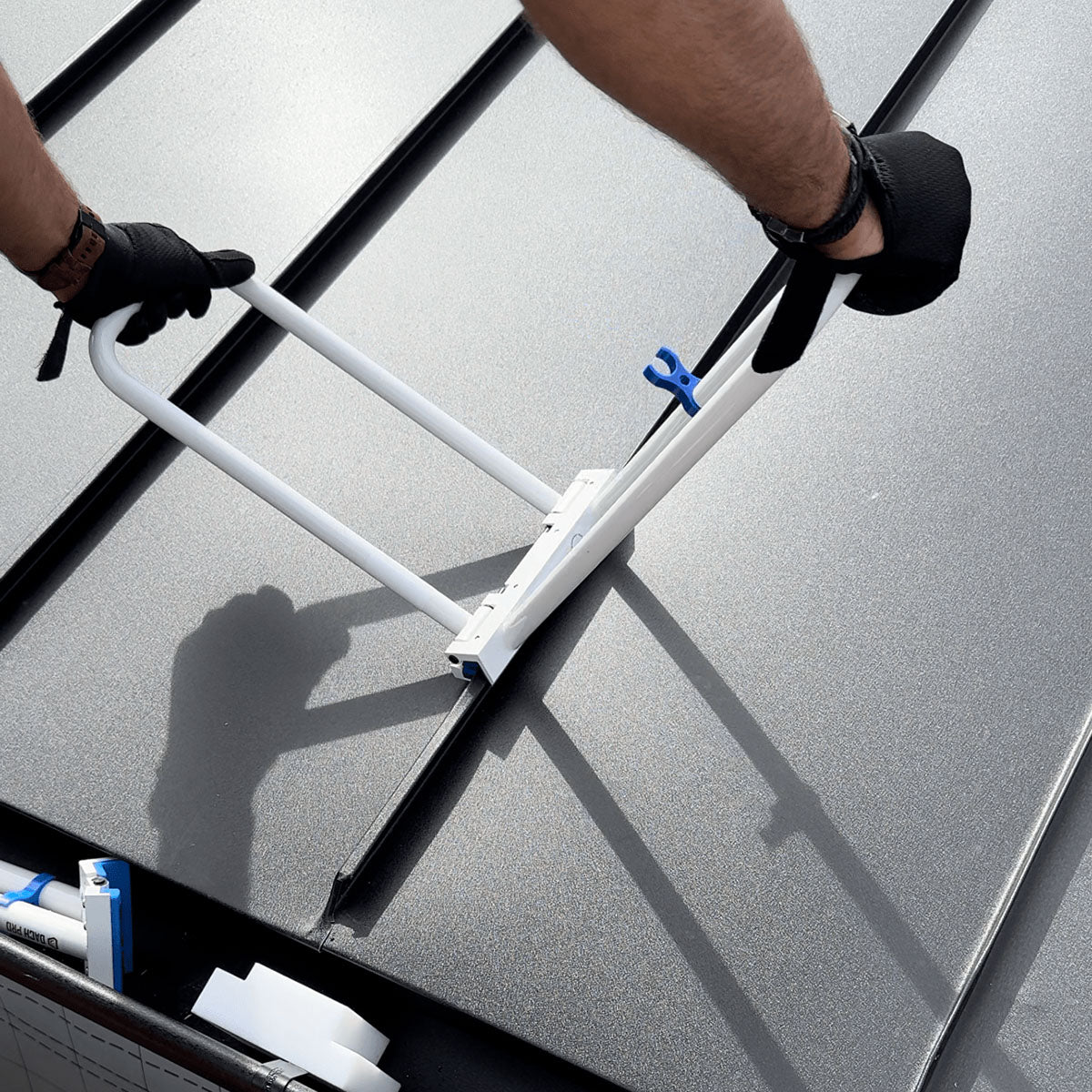 2-i-1-vinkelfoldet tættere på dobbeltstående fold: effektivitet og præcision for fagfolk