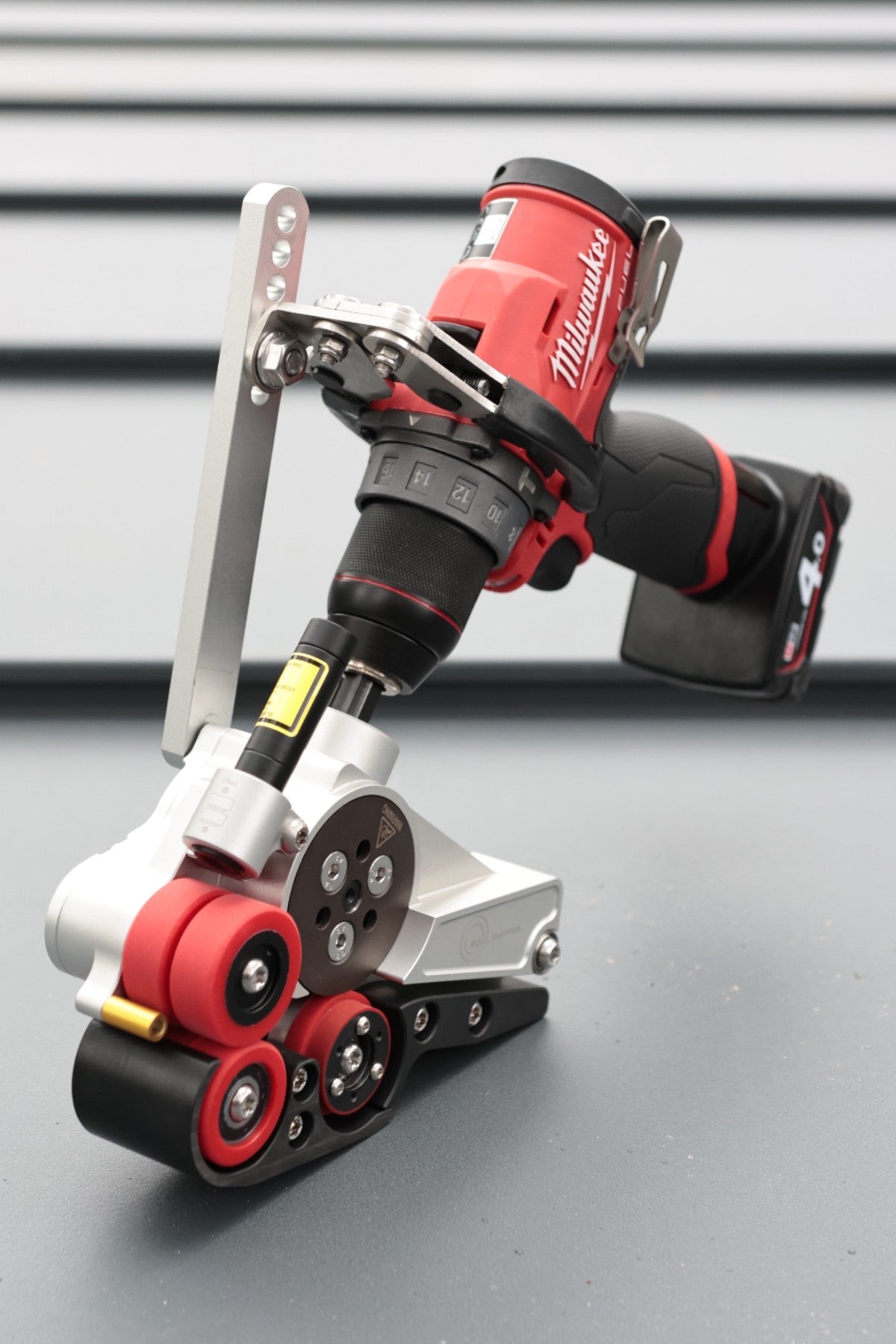 Roll Cutter mit Laser - Schneidaufsatz für Akku Bohrmaschine
