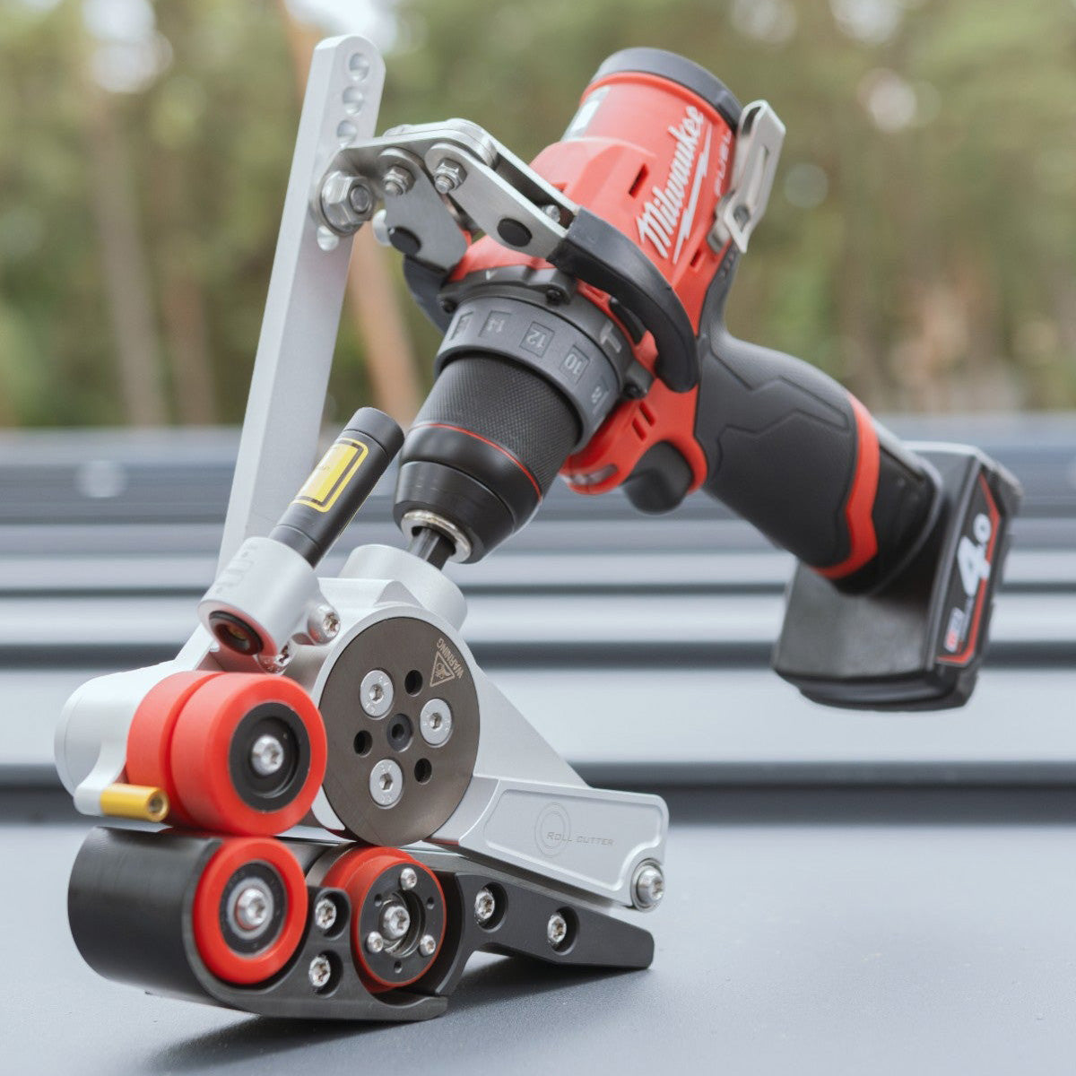 Roll Cutter | Rollschneider mit Laser - Schneidaufsatz für Akku Bohrmaschine