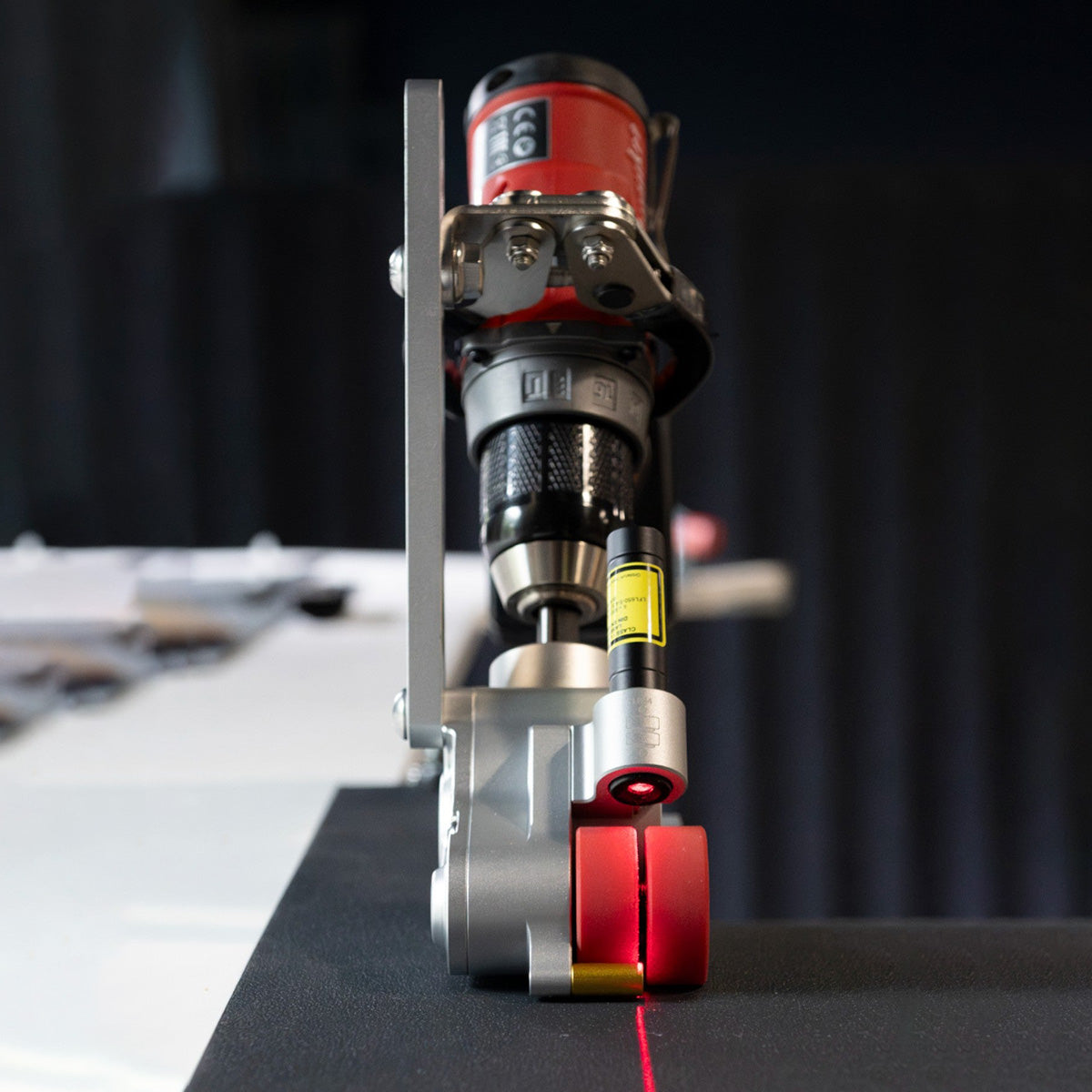 Roll Cutter | Rollschneider mit Laser - Schneidaufsatz für Akku Bohrmaschine