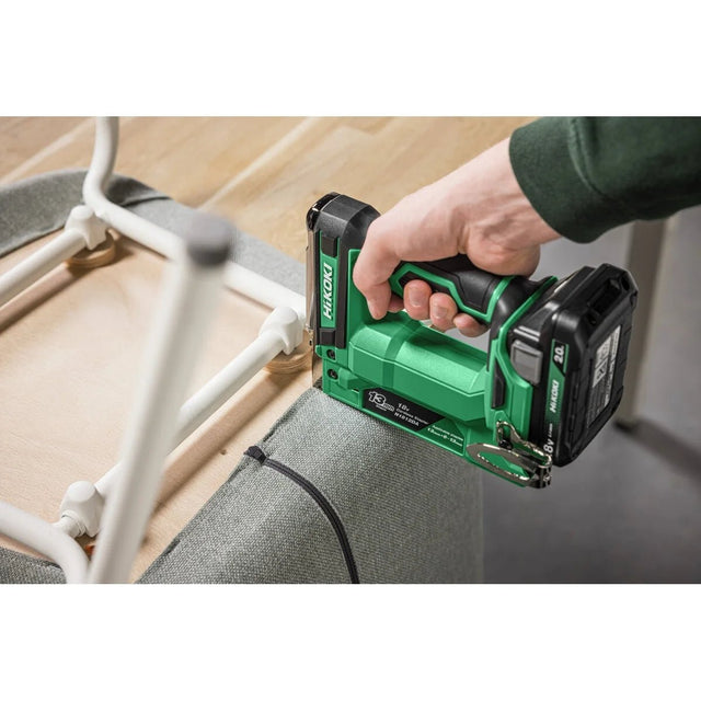 HIKOKI - Akku - Tacker N1812DAW4Z – Höchstleistung für Textilien, Folien, Leder & mehr