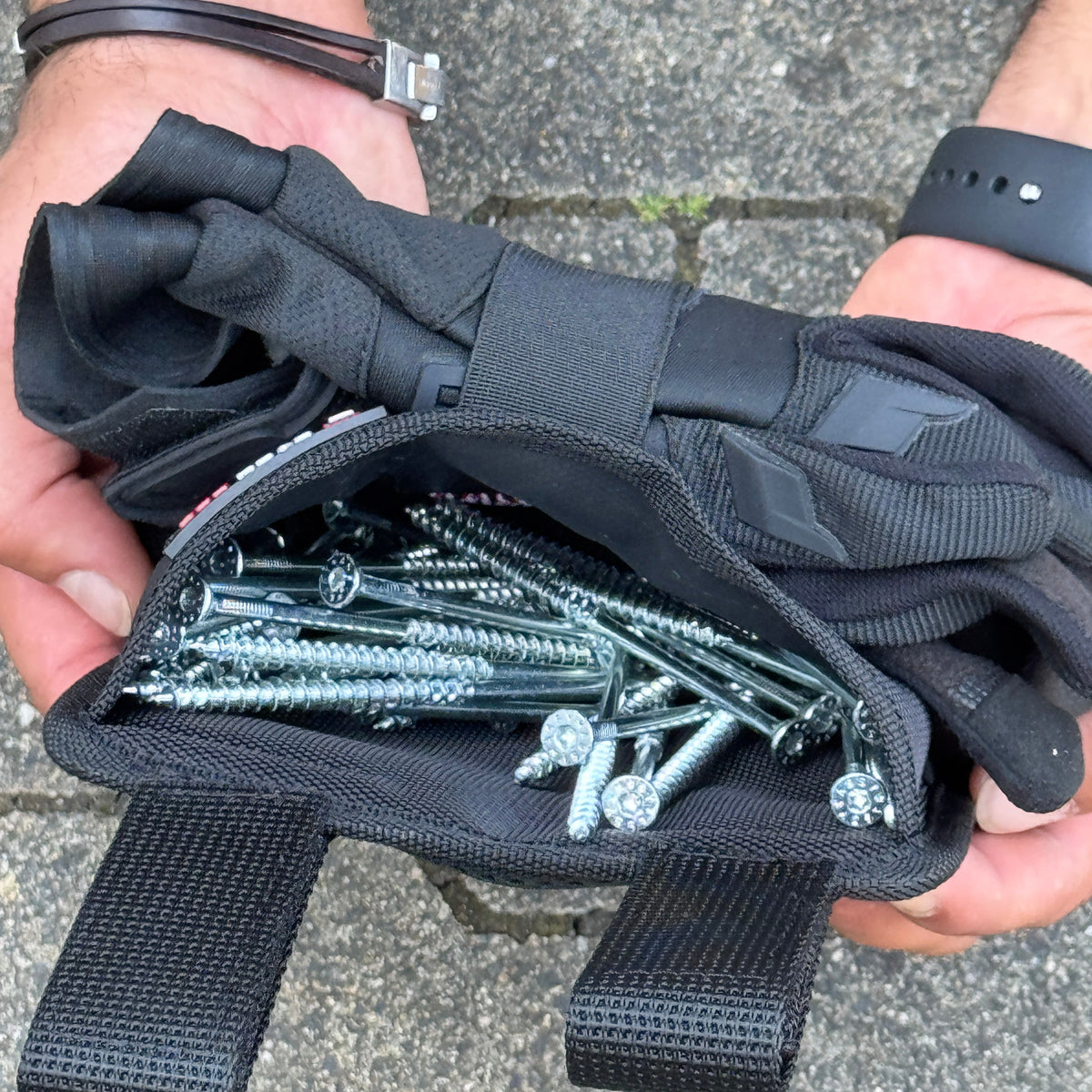 Holster Mini – Kompakte Werkzeugtasche mit 10 Bit - Haltern | DACH PRO