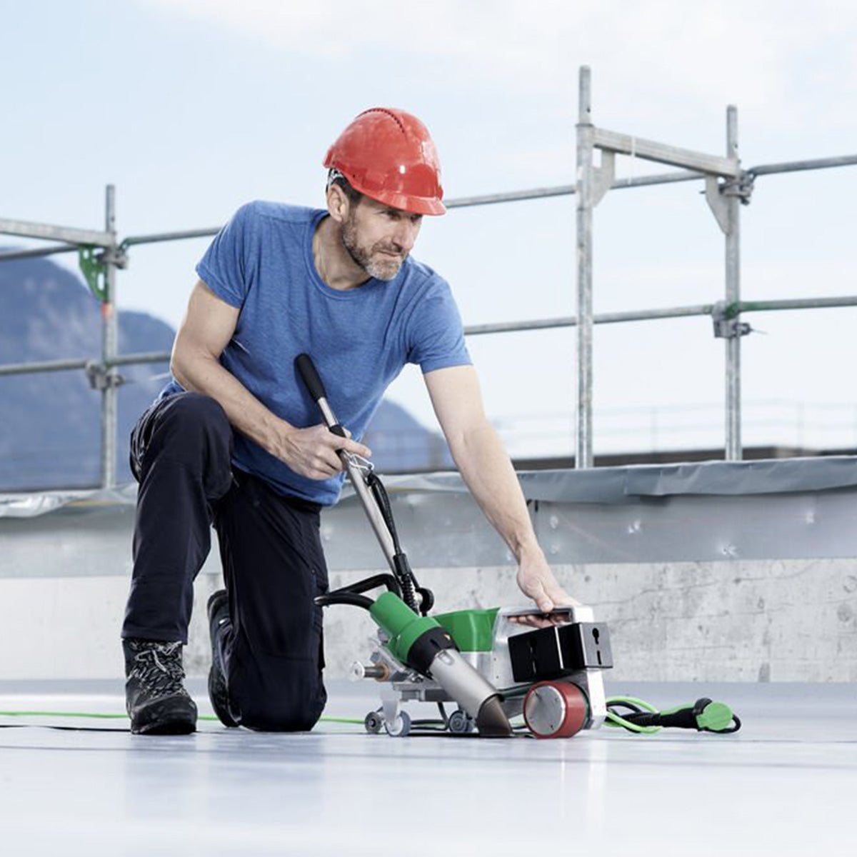 LEISTER - UNIROOF 700, 230V/3680W, 80mm