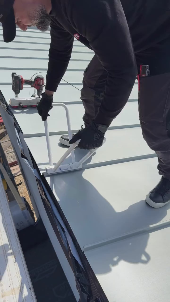 Video laden: BUSCHMANN FERNBEDIENUNG EXTENSION KIT FÜR DOUBLE FALZ SEAMER