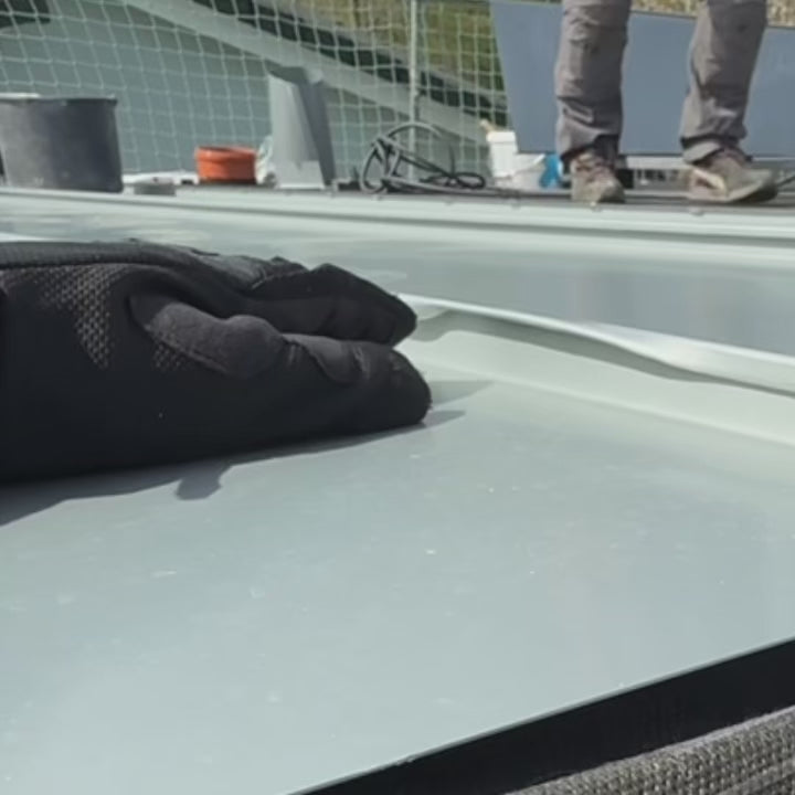 Load video: Double Falz Seamer - The ideal folding machine for roofers and plumbers