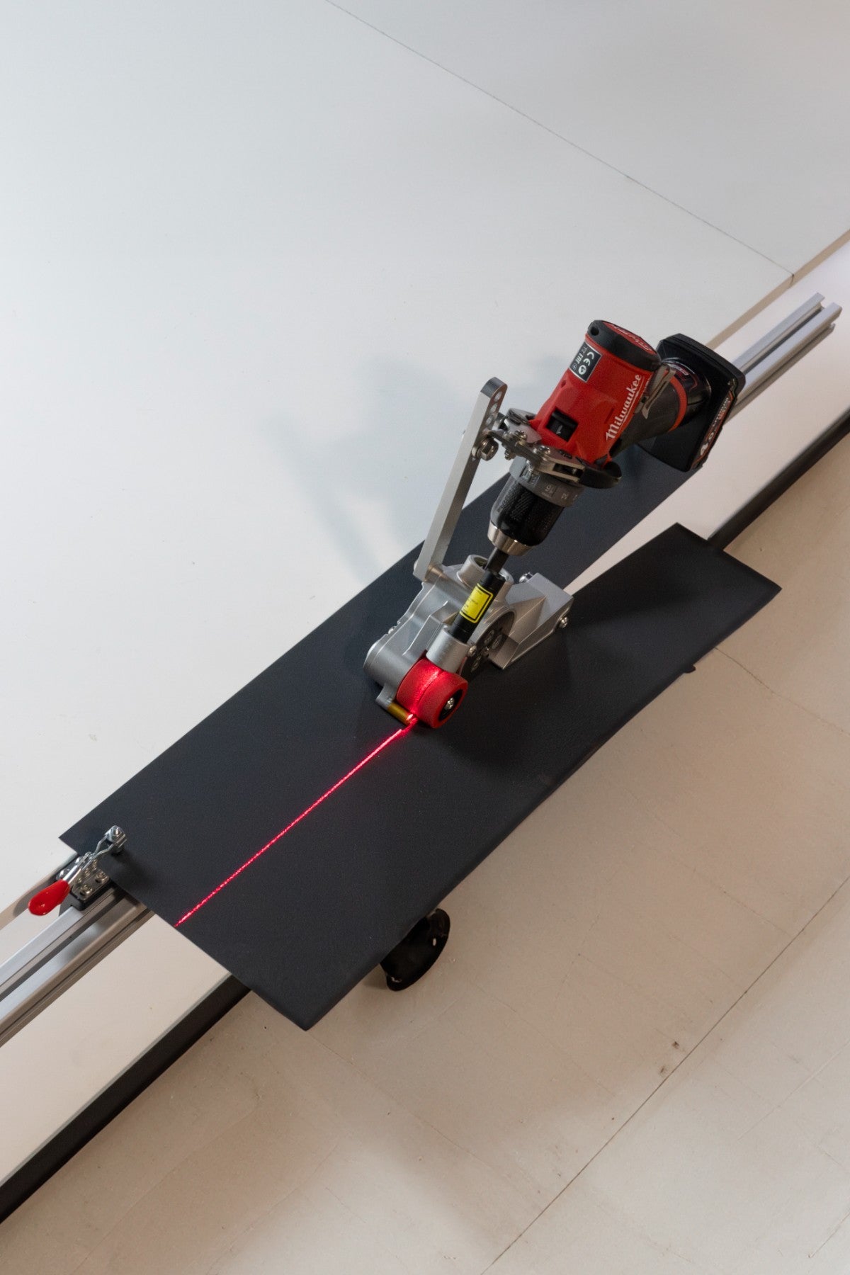 Roll Cutter mit Laser - Schneidaufsatz für Akku Bohrmaschine