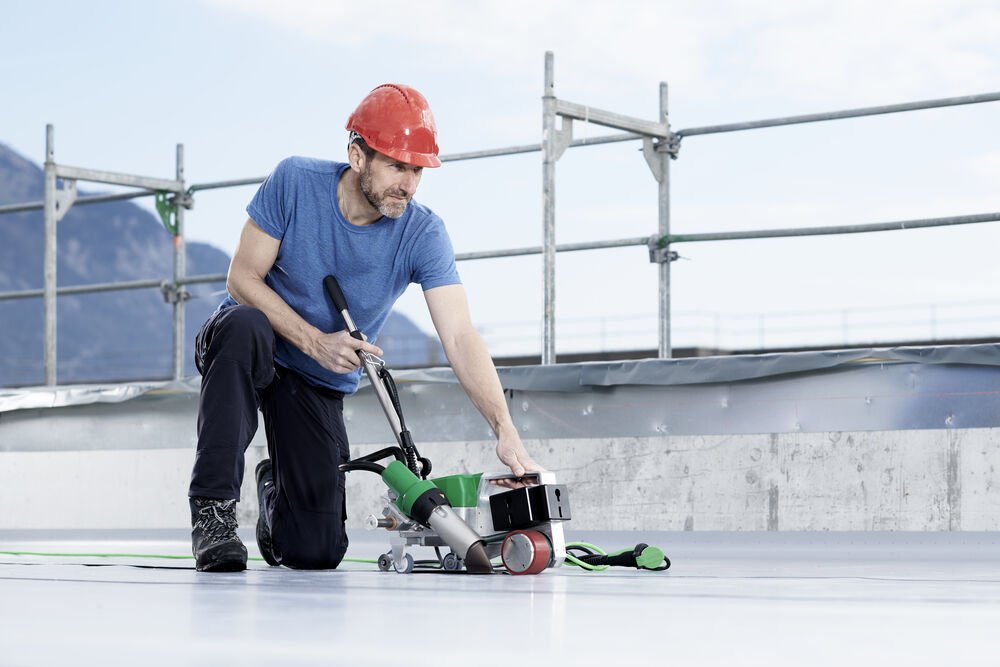LEISTER - UNIROOF 700, 230V/3680W, 80mm